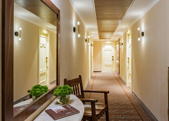 Ymca Three Arches Hotel